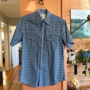Wrangler Men's Blue Geometric Button-Down Shirt